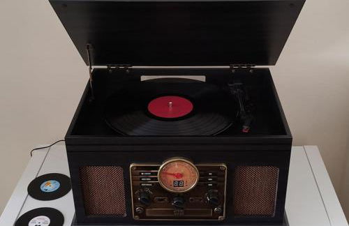 Comfy Home King Size Bed close to Asda & Sefton Park, Very Fast WIFI! - Foto 8