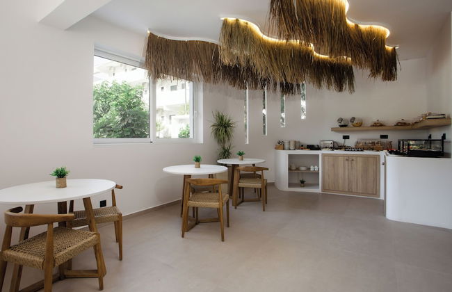 Stay Helios - Aparts & Pool Suites - Photo 64