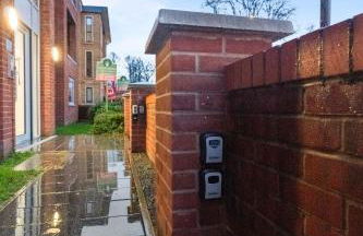 Solihull Flat For 2 with Fast WiFi with Free Secured Parking - Foto 34