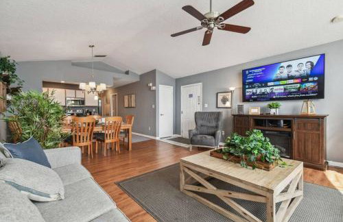 FABULOUS New Decor, Near Dis, Fireplace, Star Wars Children's BR, Next To Pool, LOW rates! - Foto 86