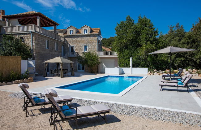 Beautiful 4-bed Villa for up to 10 Guests - Foto 8