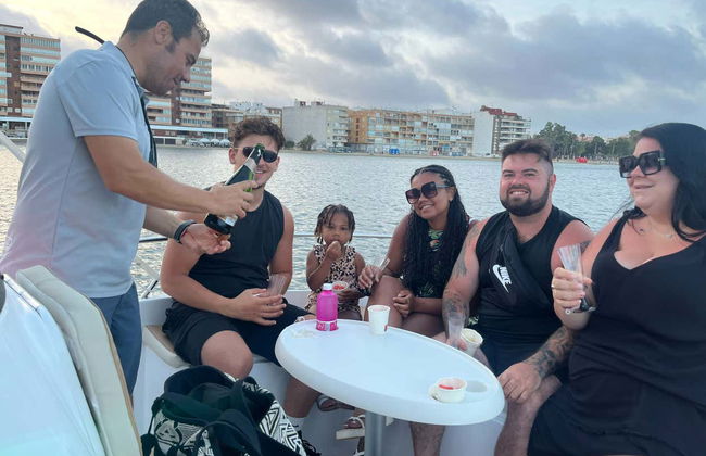 Passeio de barco ao entardecer - Foto 3