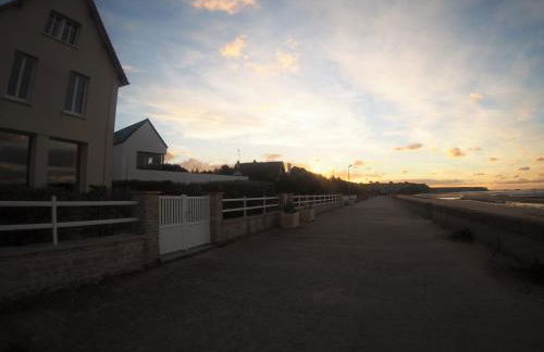 Gites "Pieds dans L'Eau" ou "Plage" en FRONT DE MER à Asnelles , 3km d'Arromanches, 10km de Bayeux - Foto 9