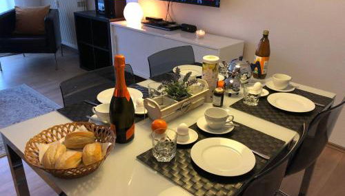 Ferienwohnung-Kapitaen-Hook-mit-Sonnenterrasse-Garten-zwischen-Strand-Wald-Wiese-auf-Ruegen - Foto 5