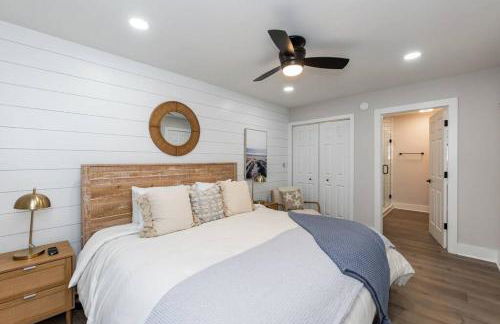 Island Joy - Newly Renovated/Walk to the Beach! - Foto 34