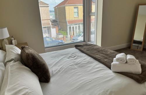 4 bedroom, sleeps 8, 30 seconds from beach, games table - Foto 12