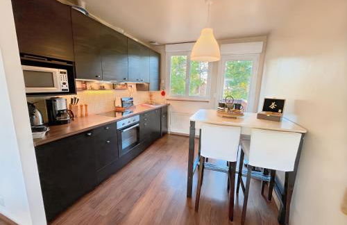 Maison atypique -Jardin, terrasse & cabane perchée - Foto 4