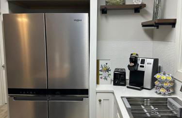 The Blue House- Backyard, grill, pets welcome - Foto 23