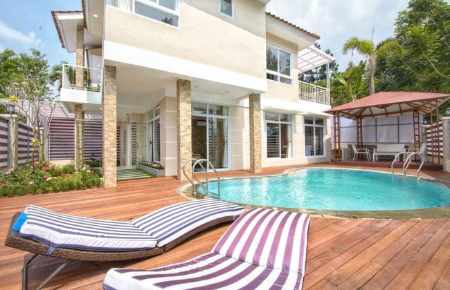 Villa Kota Bunga Puncak 4 Bedroom - Photo 1