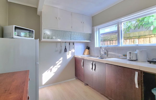 Lovely 2- Bedroom Unit with Free Parking - Photo 9