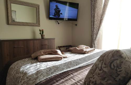 EfisHouse - Photo 13