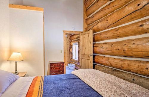 Less Than 1 Mi to Lake Granby Log Cabin with Fire Pit - Foto 17