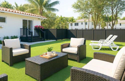 Central Miami Oasis, Near Brickell, Grove & Little Havana - Photo 1