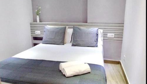 Apartamento renovado con 2 habitaciones en el corazón de Barcelona - ES-341-3 - Photo 4