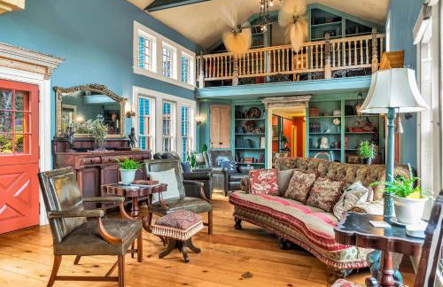 Hot Tub and Large Yard Elegant Deansboro Getaway - Foto 2