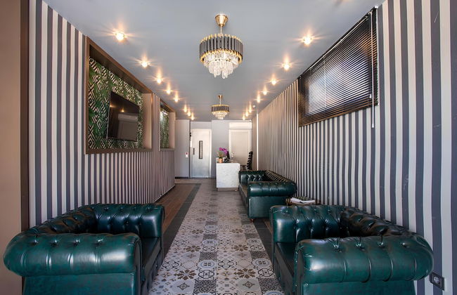 La Vie Suit Hotel - Photo 2