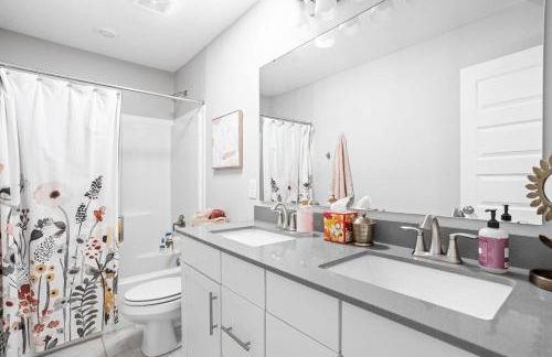 Modern 5 BR -Cul-de-sac -Hot Tub -Ping Pong - Foto 28