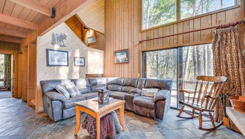 Half Mile to Ski Slopes Conway Condo with Hot Tub! - Foto 5
