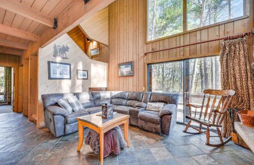 Half Mile to Ski Slopes Conway Condo with Hot Tub! - Photo 4