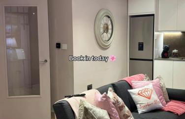 Pretty Pink Posh Penthouse - Foto 9