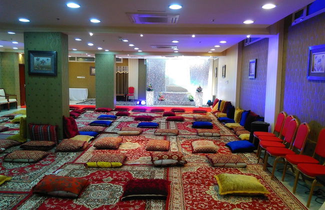 Pioneer Hotel Apartments - Photo 18