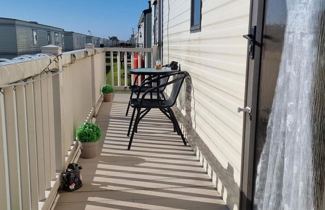 Lovely Caravan at Ingoldmells Just Behind Sealands - Foto 1