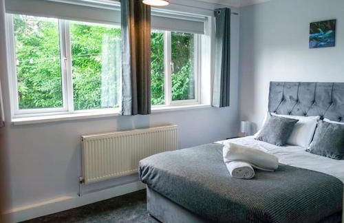 Cosy 2-bed apartment with free parking & ramp access - Foto 16