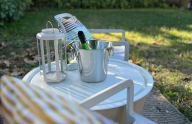 Stylish Studio Near Wynwood & Design District - Photo 6