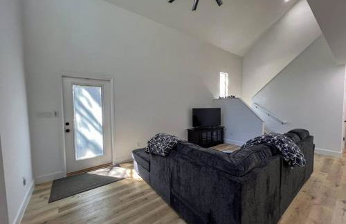 Bayside Cove Retreat Your Coastal Escape - Photo 16