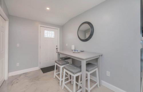 Lakefront Gem Cozy Stay w Dock Sunset Views - Foto 5