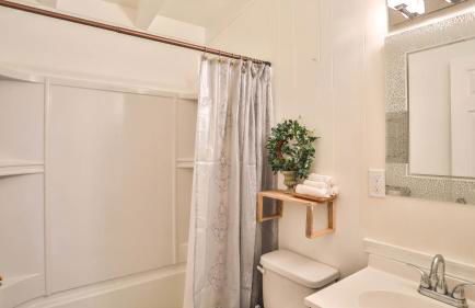 Lake house Cabin - Lake Arrowhead - Photo 6