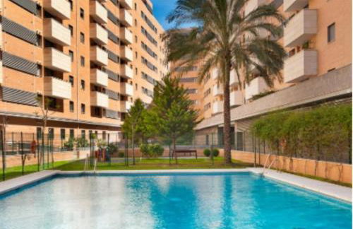 Keywise Perfect location next to María Zambrano STATION, central , beach ,pool and free Parking - Foto 1