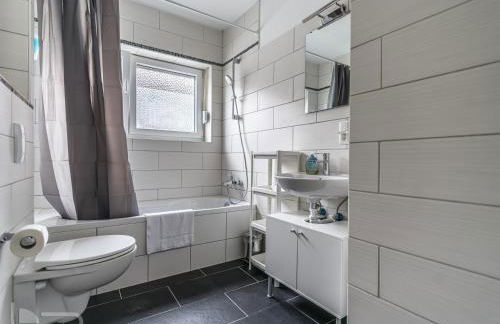 Voll ausgestattete Apartments mit Einzelbetten - Küche - WLAN - PKW-Parkplatz - Foto 15