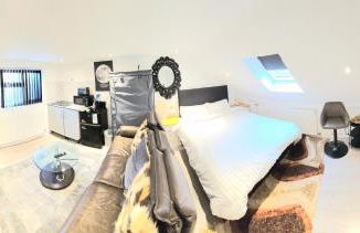 Riverview, Stylish Non Smoking Loft Ensuite 4 Rent - Photo 20