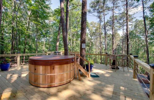 Off-grid Tree House Suitable for Four in Alabama - Foto 10