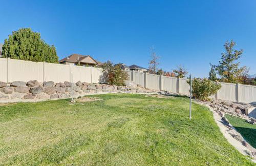 Hike, Golf and Ski Family Home in South Jordan - Foto 29