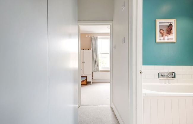 Spectacular Shepherds Bush Home Close to Westfield - Photo 26