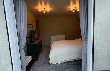 Private, Modern and Detached Garden Apartment - Photo 31