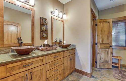 Furnished Decks & Game Room: Sturgis Rally Cabin - Foto 15