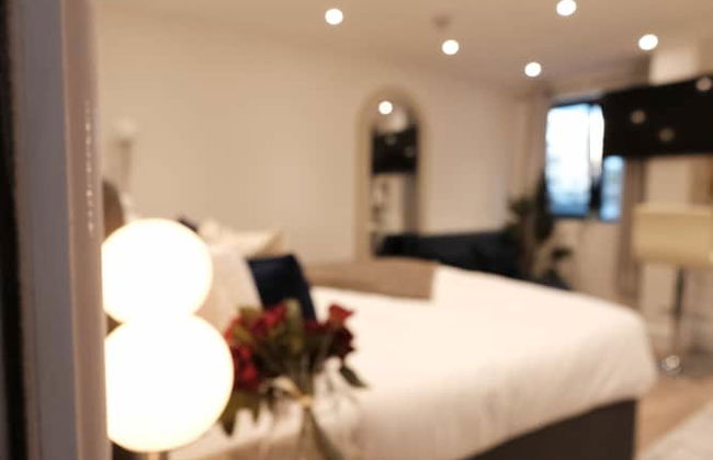 Canal Walk Studios - Photo 6