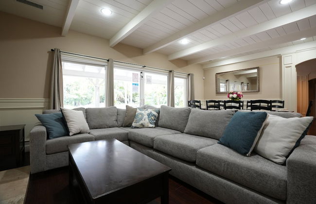 Incredible Estate 5 Bedrooms 3 Bathroom W/resort Style Rock Pool & Jacuzzi - Photo 22