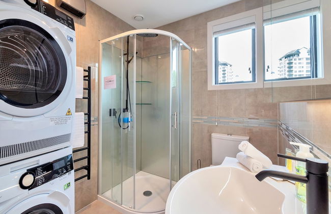 Beautifully Styled 2BR w 2 Carparks & Aircon - Foto 16