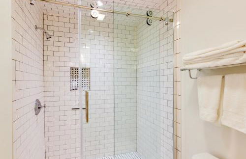 High-End Sapphire Retreat on Fairfield Lake! - Foto 15