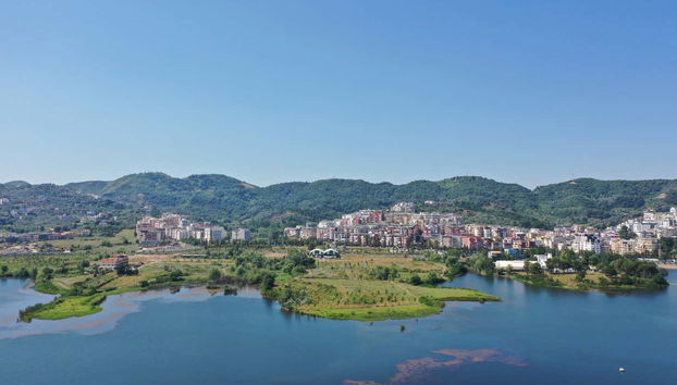 Tirana Walking Tour - Photo 2