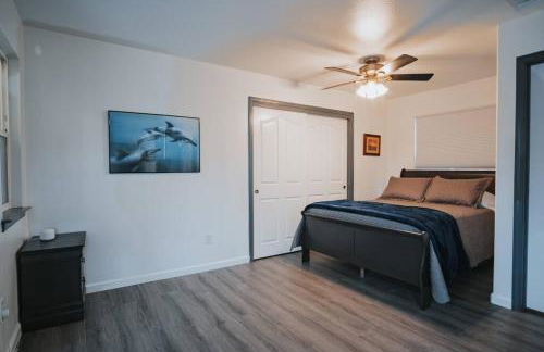 Gorgeous Upstairs Studio with Patio and Laundry - Foto 7