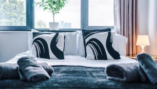 Large Home Salford -Free Parking - Foto 2