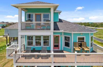 Steps to the Beach | Tiki Bar Fun | Epic Bay Views | Sleeps 8 - Foto 53