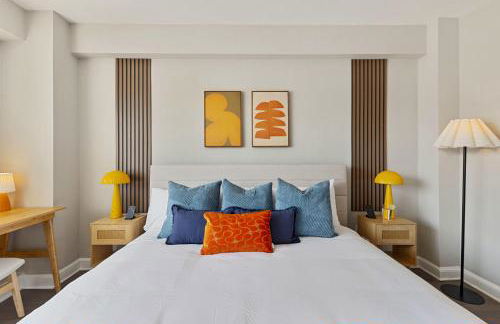 CASA Arlington Suite with Top-Tier Amenities & Parking - Foto 19