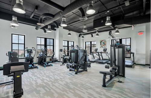 Luxury Stay-Free Parking-Amazon HQ-Nearby DC-Wifi-Pool-Gym - Photo 46
