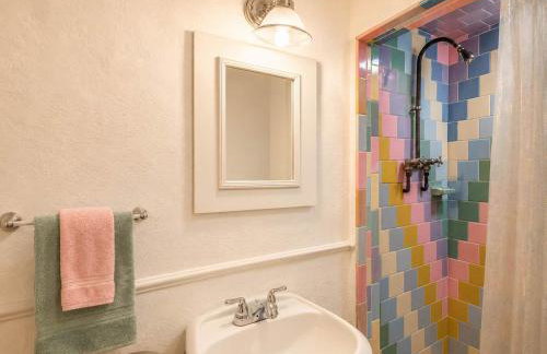 Enchanting historic townhouse by CozySuites - Foto 29